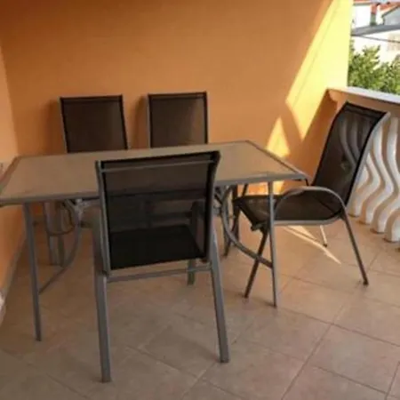 Winnettou - Paklenica Apartmán *